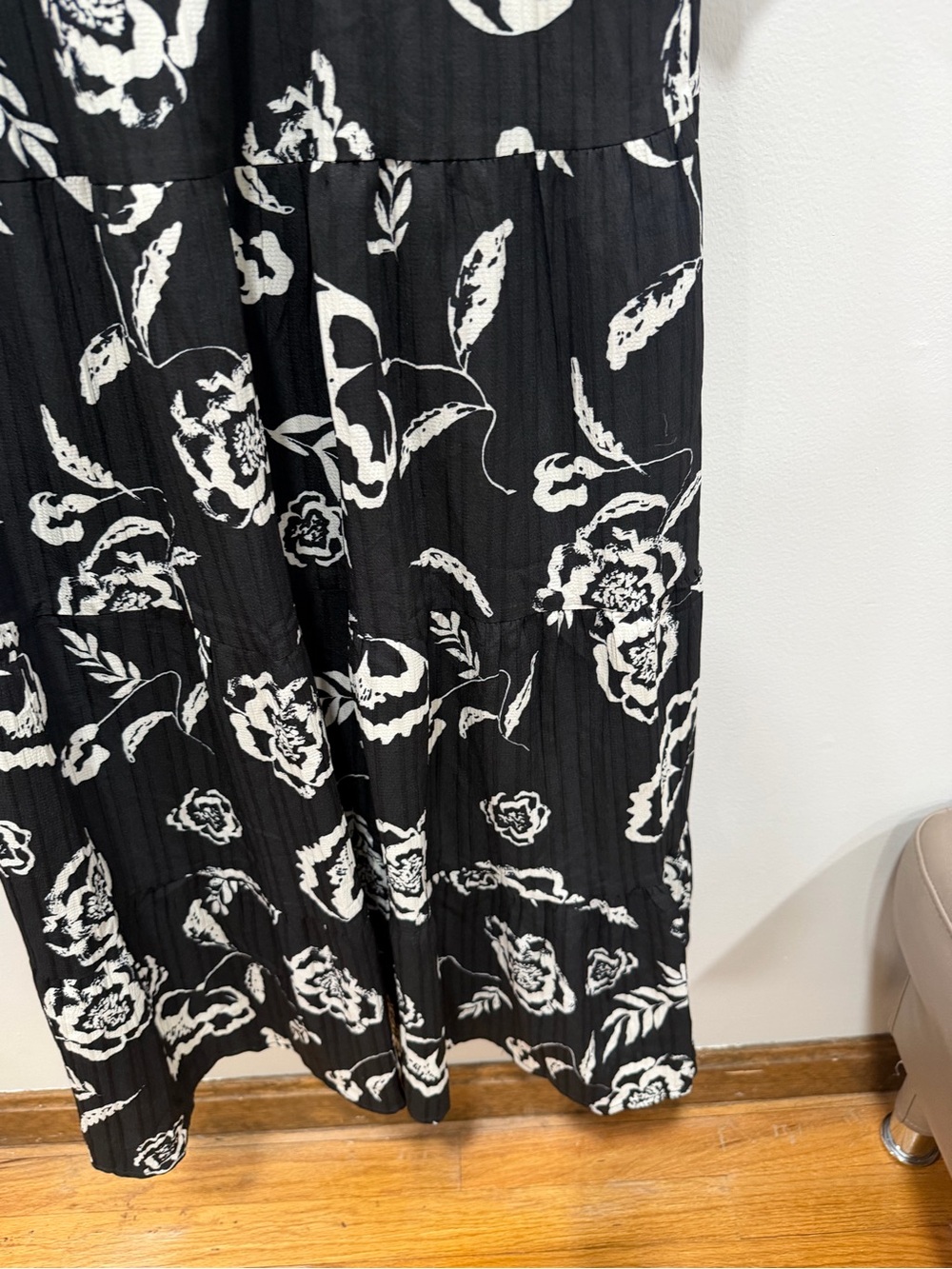 Polagram Black & Ivory Floral Smocked Midi Dress Size Large - Picture 6 of 10